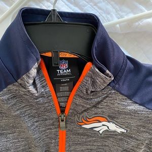 Boys YS NFL team apparel Denver Broncos 1/4 zip